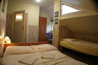 Проживание в семье Bed & Breakfast Zeglarz Гдыня Трехместный номер-3